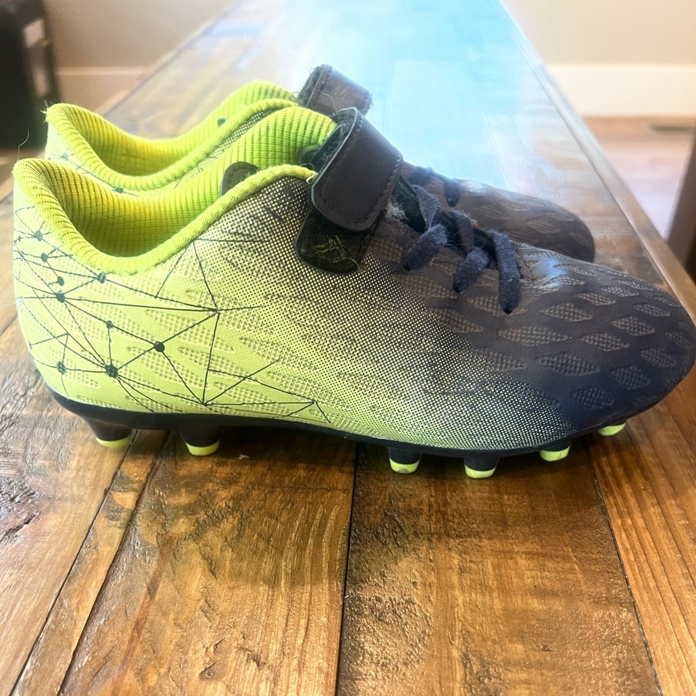 Boys youth cleats size 2